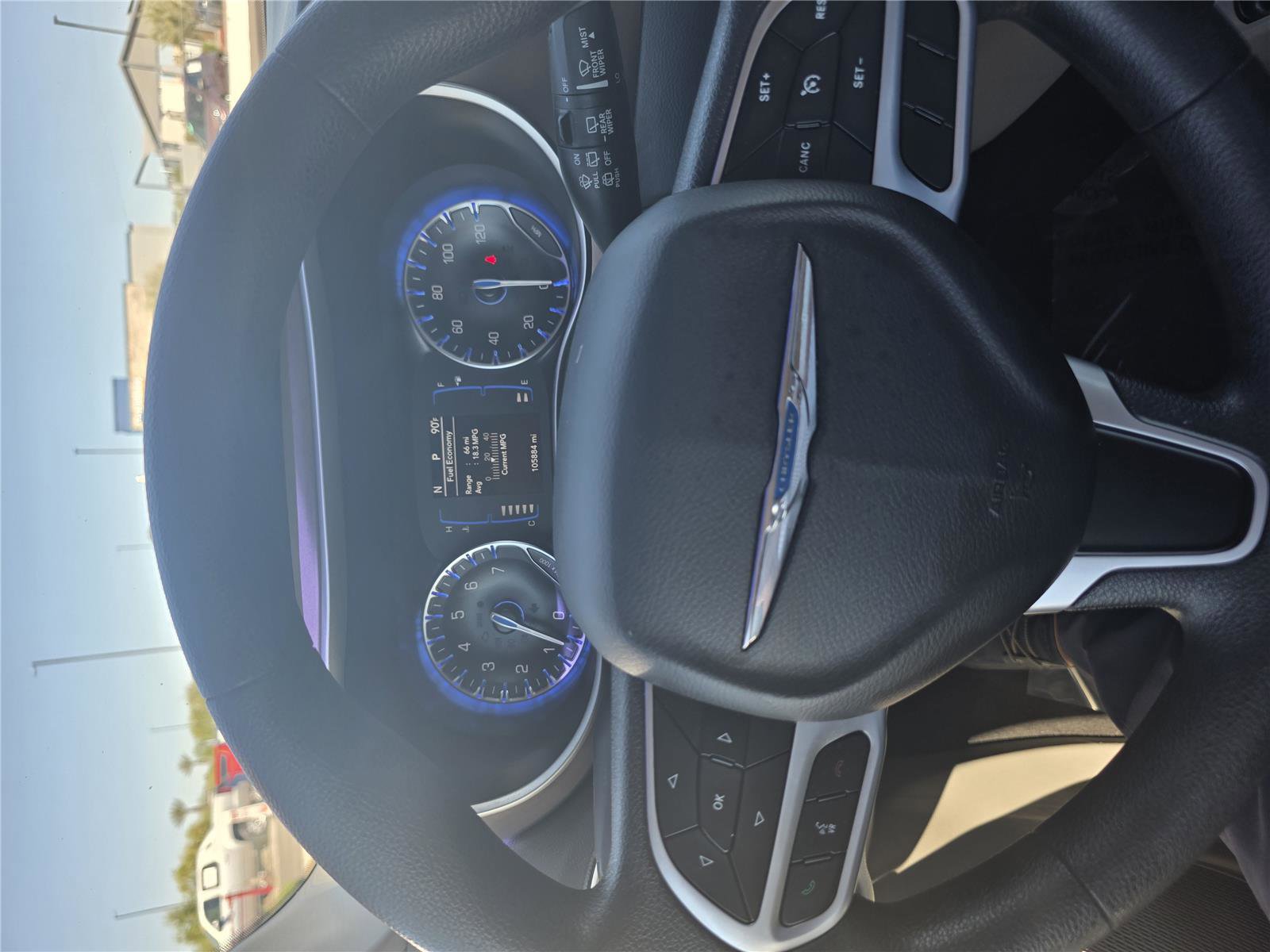 Used 2018 Chrysler Pacifica LX w/ Tire & Wheel Group FWD image 16