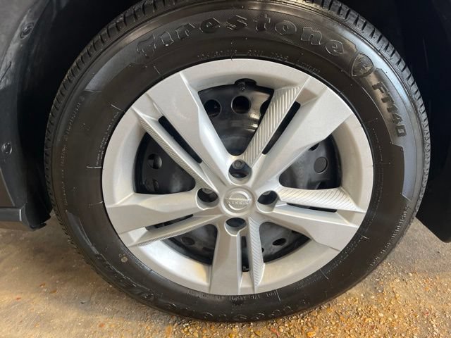 Used 2025 Nissan Kicks Play S FWD image 23
