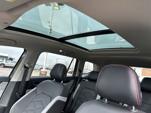 Certified 2023 GMC Acadia SLT w/ Preferred Package image 19