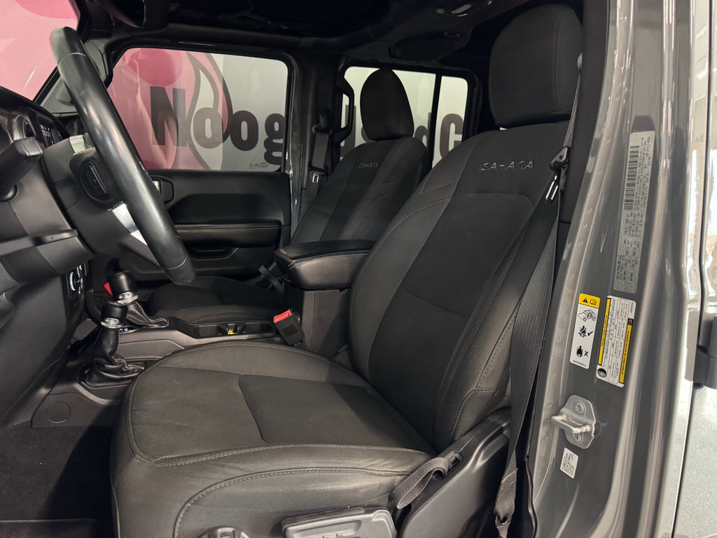 Used 2018 Jeep Wrangler Unlimited Sahara AWD/4WD image 17