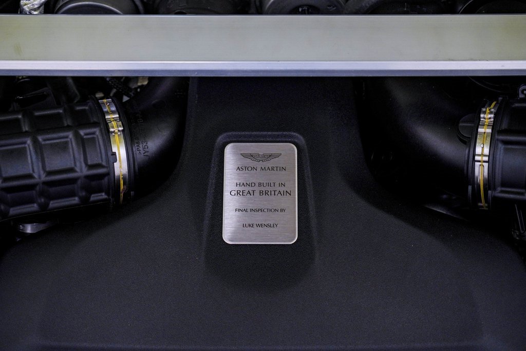 Used 2023 Aston Martin V8 Vantage Coupe image 37