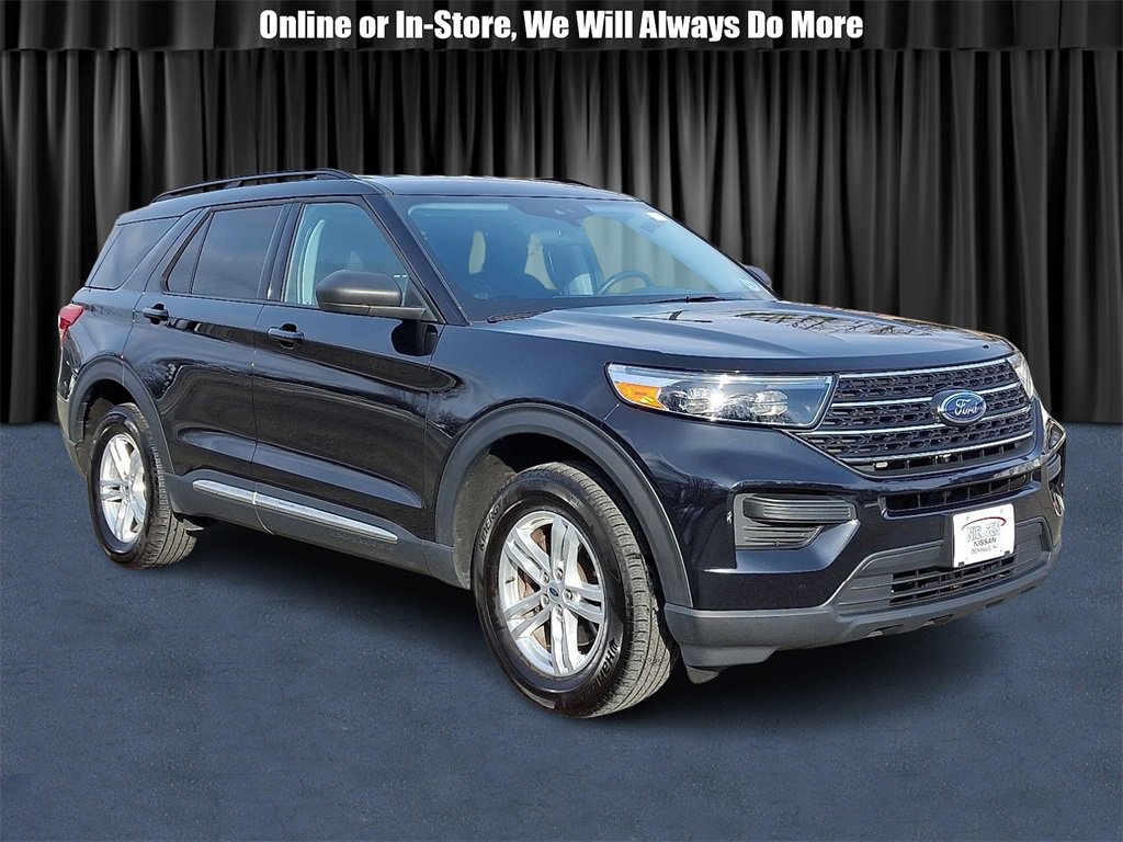 Used 2023 Ford Explorer XLT image 1