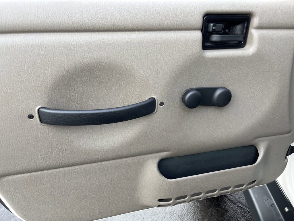 Used 2006 Jeep Wrangler Unlimited Rubicon AWD/4WD image 27