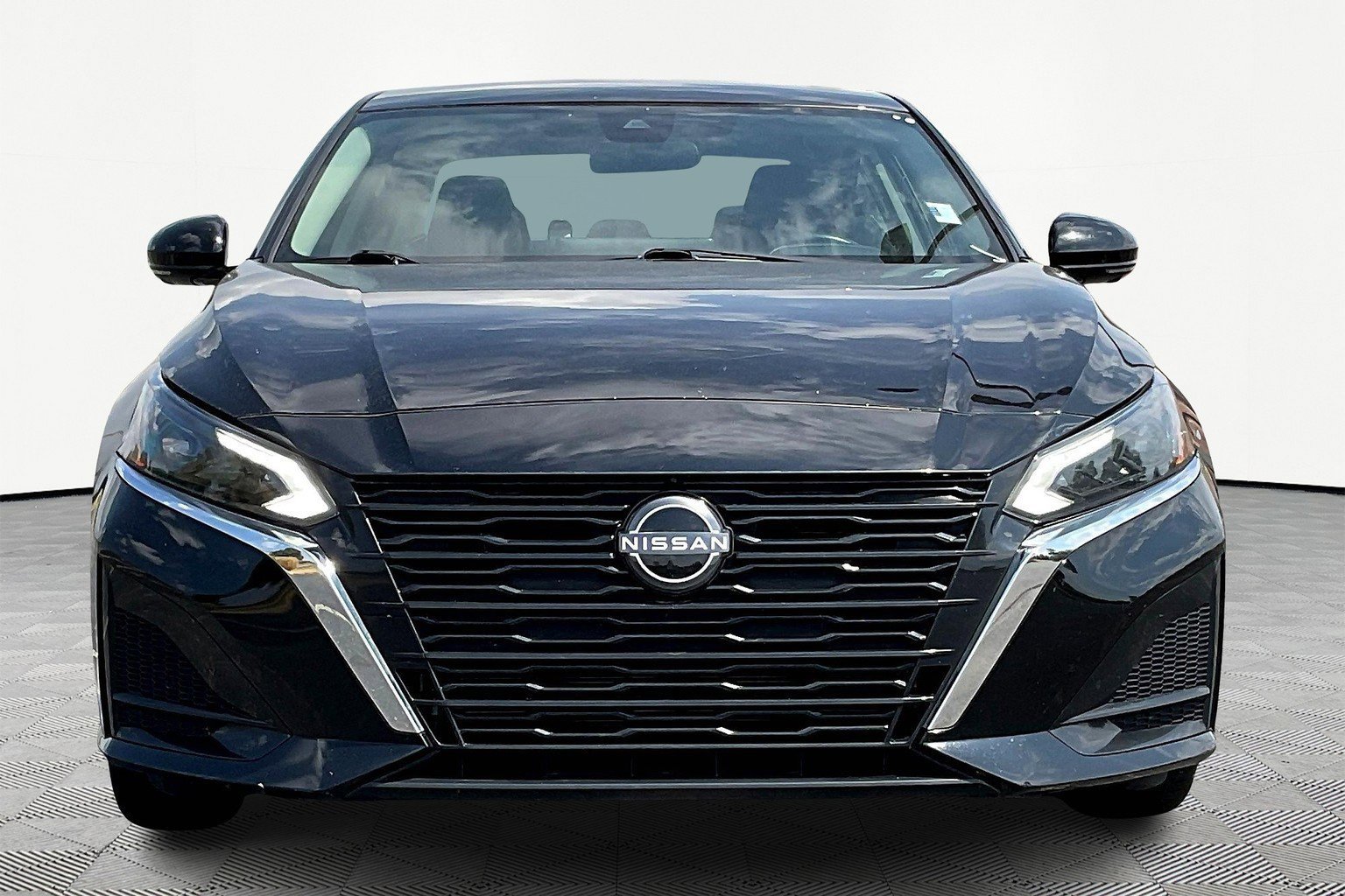 Used 2023 Nissan Altima 2.5 SL image 3