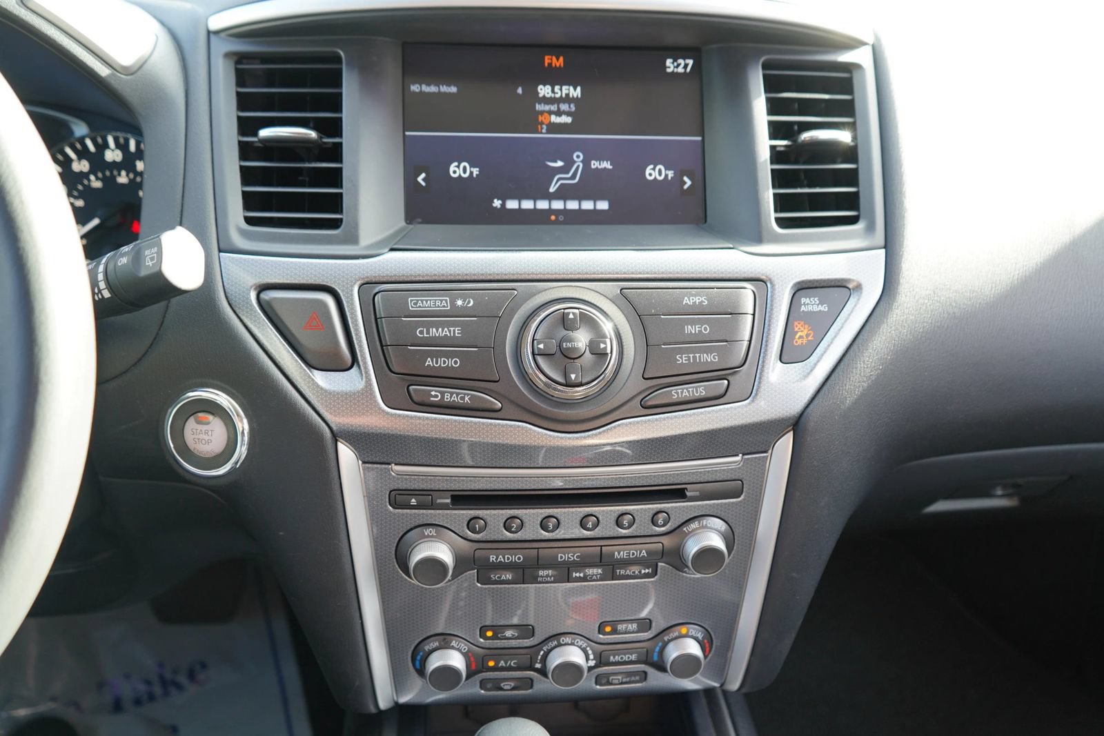 Used 2017 Nissan Pathfinder SL FWD image 10