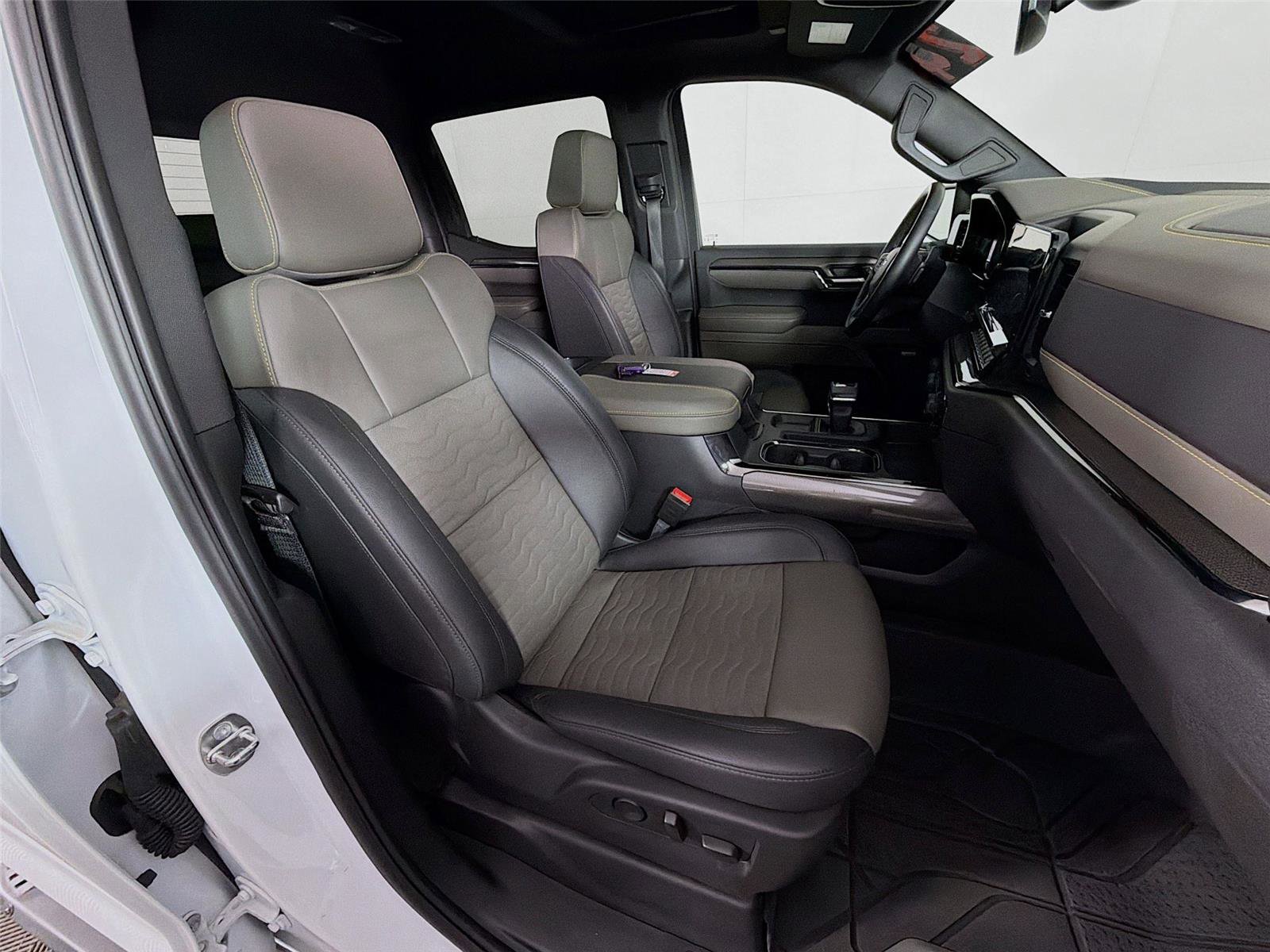 Used 2024 Chevrolet Silverado 1500 ZR2 w/ LPO, Dark Essentials Package image 29