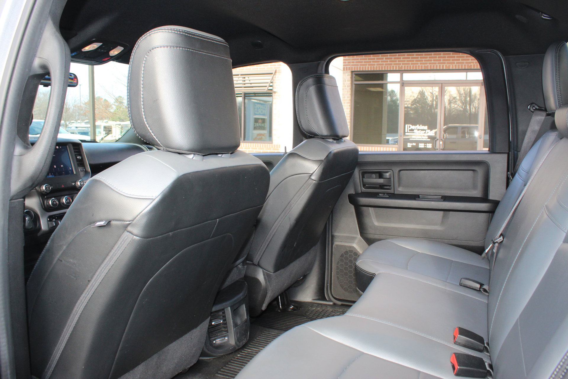 Used 2022 RAM 2500 Tradesman w/ Chrome Appearance Group image 25