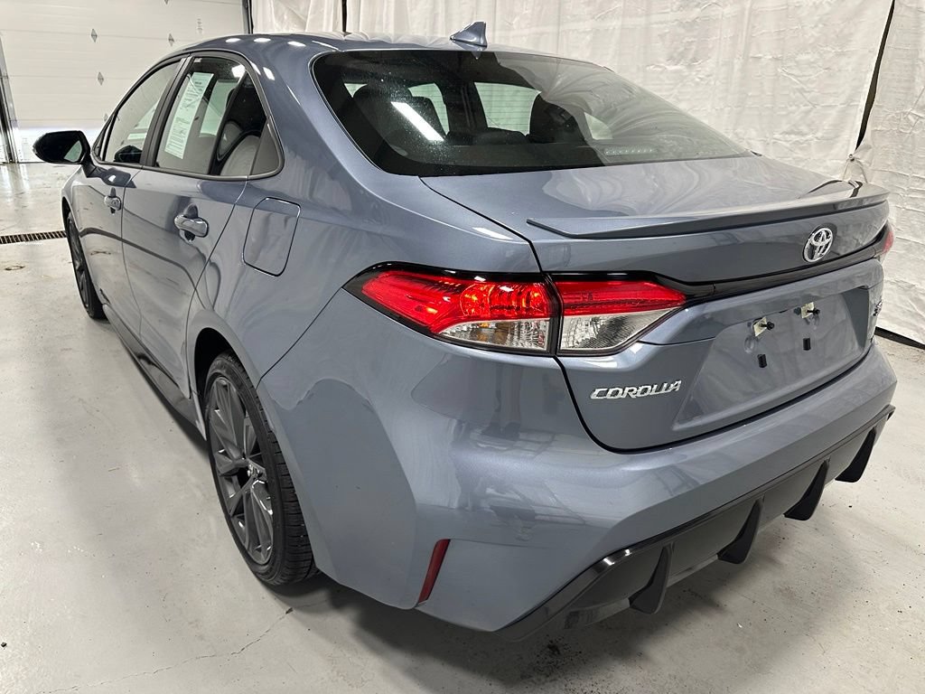 Used 2026 Toyota Corolla SE FWD image 5