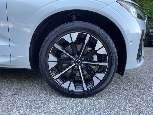 Certified 2026 Volvo XC60 B5 Plus w/ Climate Package AWD/4WD image 23
