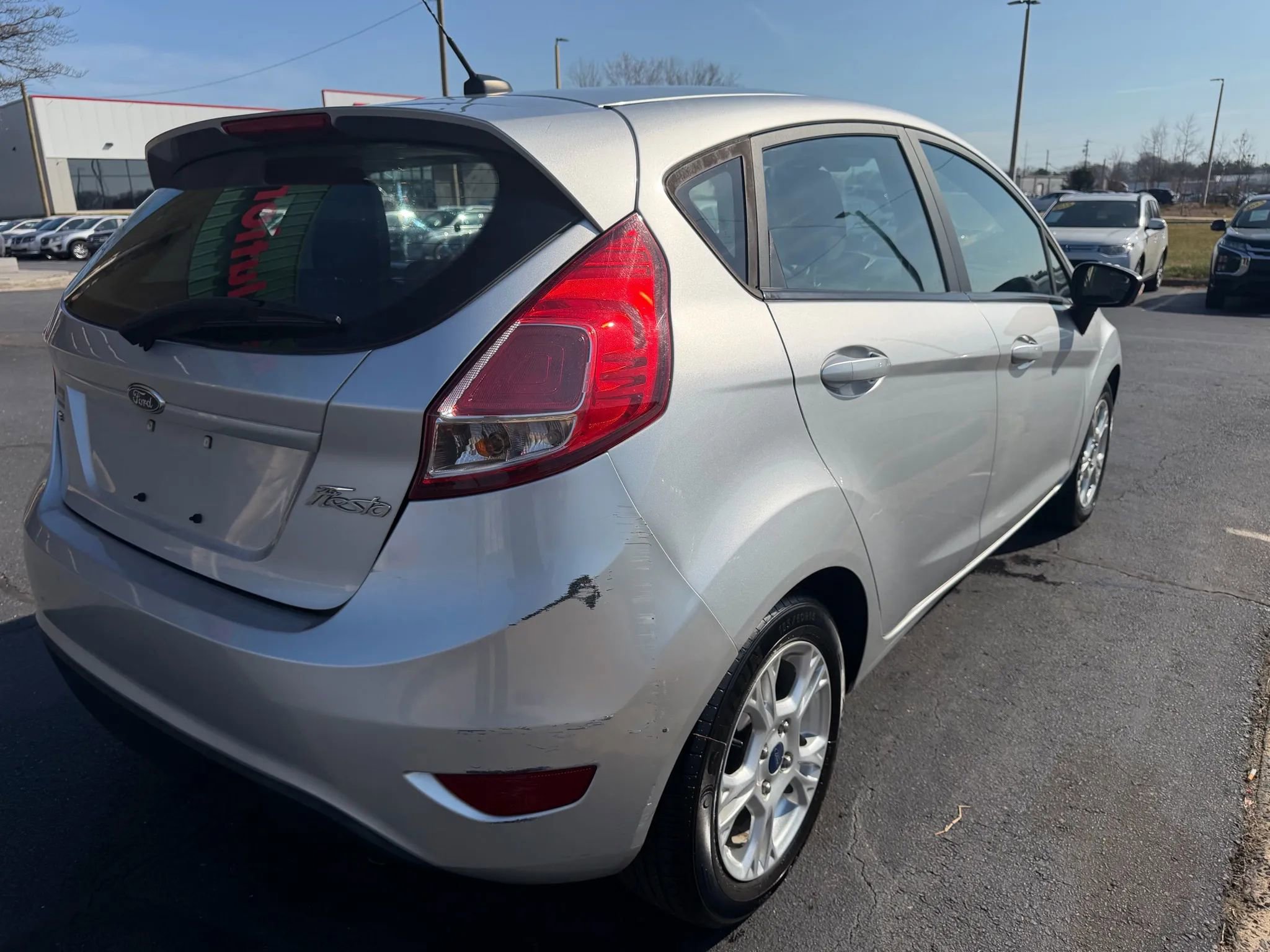 Used 2015 Ford Fiesta SE w/ Comfort Package FWD image 7
