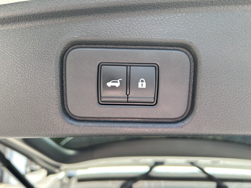 Used 2023 Nissan Pathfinder SL w/ Lighting Package (N92) AWD/4WD image 18