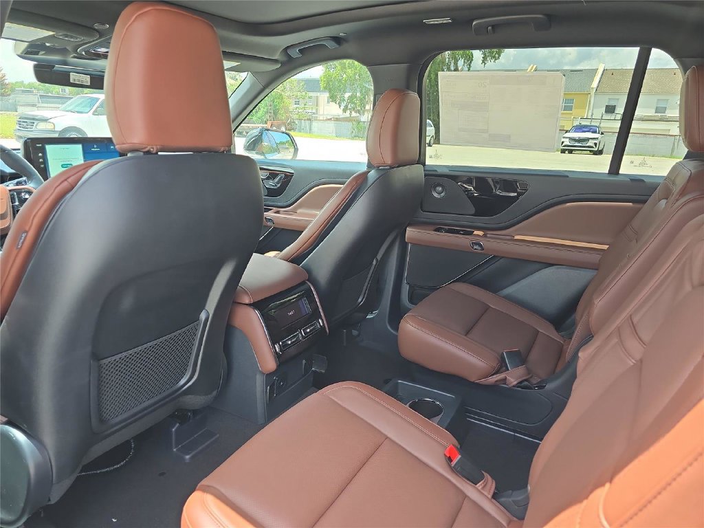 New 2026 Lincoln Aviator Reserve AWD/4WD image 14