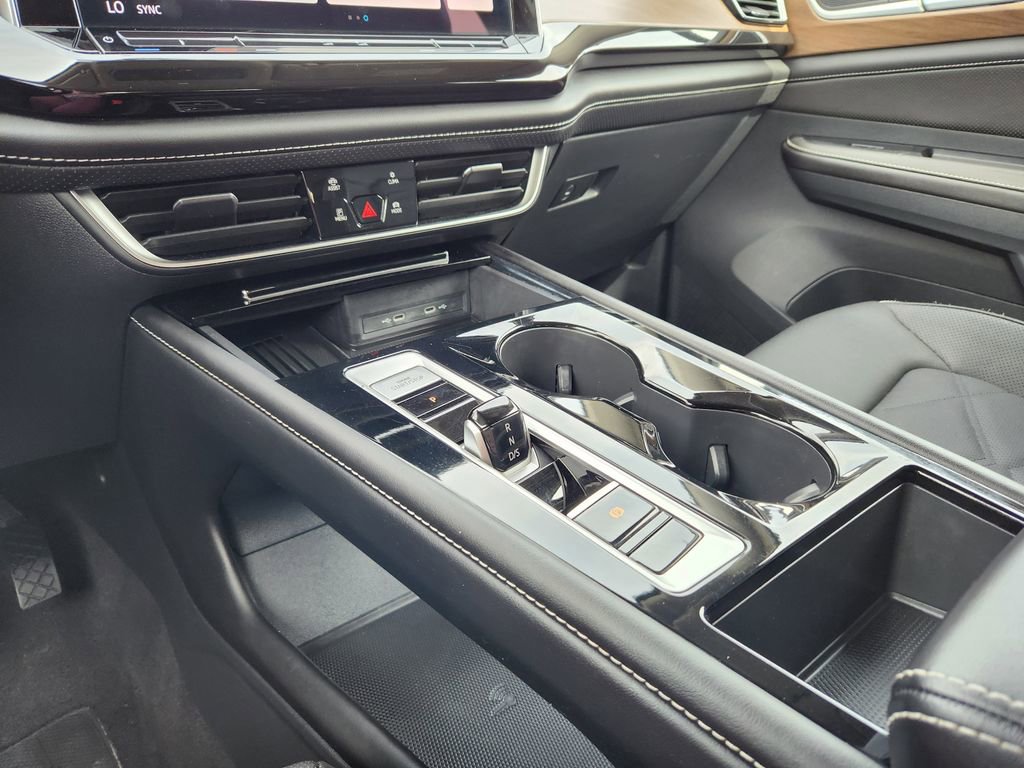 Certified 2025 Volkswagen Atlas SE AWD/4WD image 16