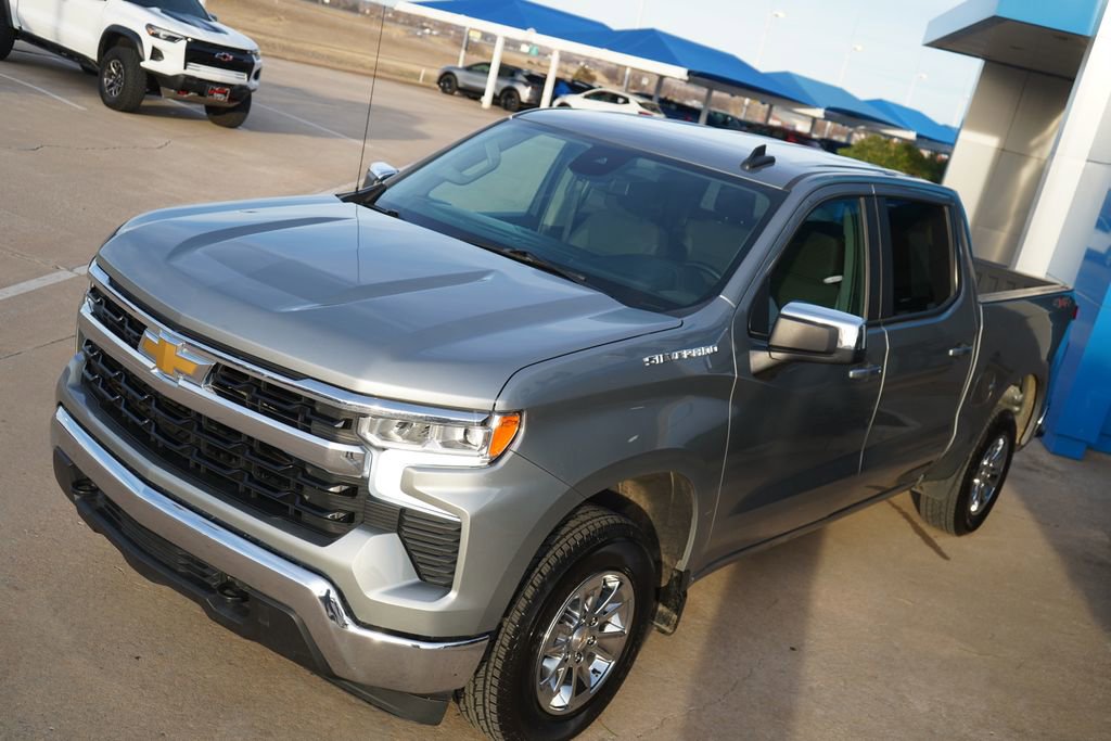 Used 2025 Chevrolet Silverado 1500 LT image 11