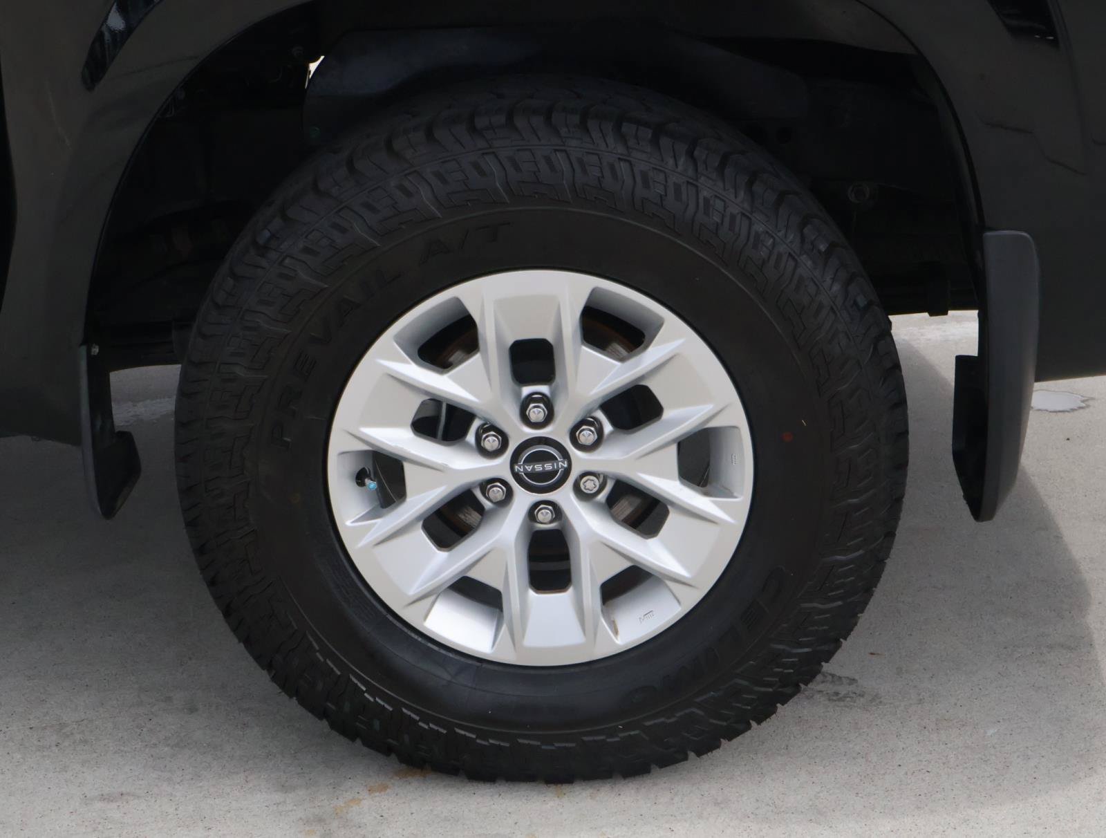 Used 2024 Nissan Frontier SV w/ Technology Package RWD image 9