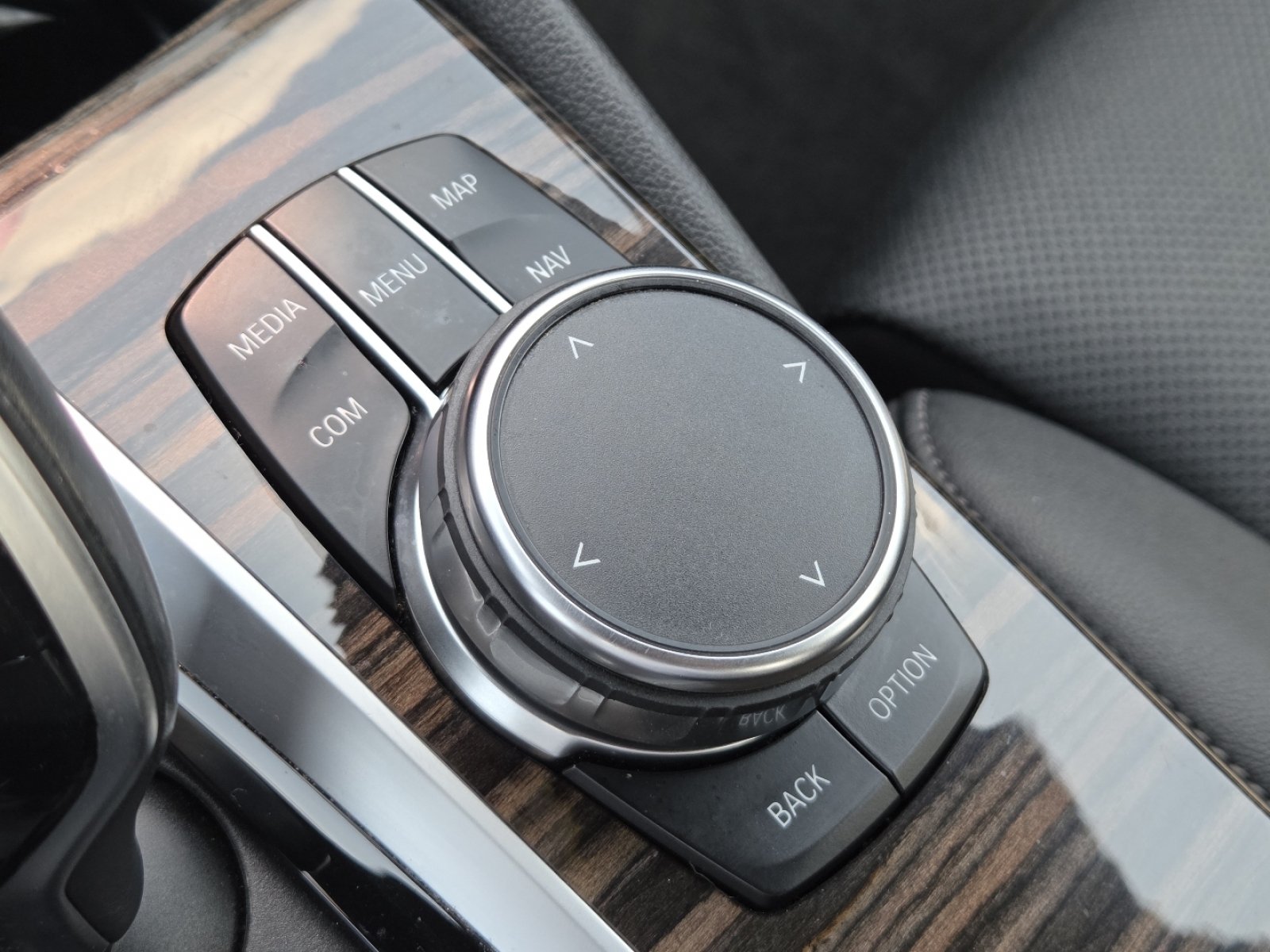 Used 2023 BMW 530e xDrive AWD/4WD image 32