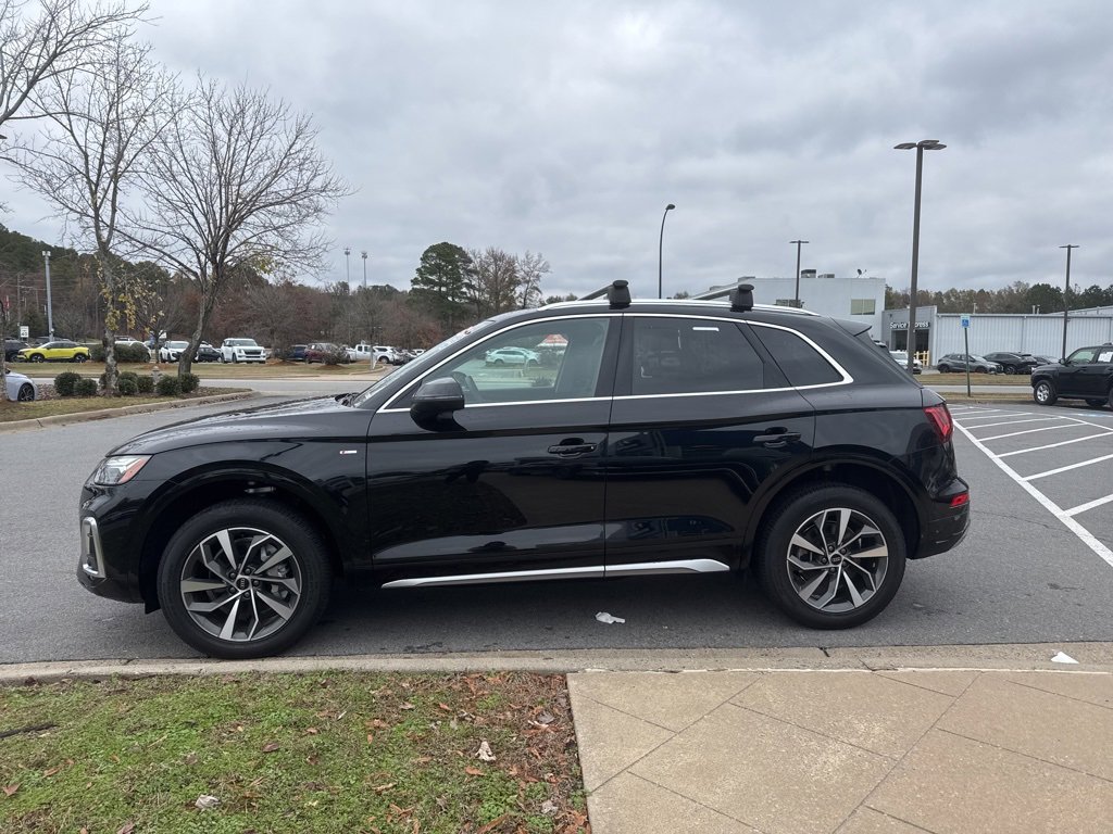 Used 2024 Audi Q5 2.0T Premium w/ Convenience Package image 4