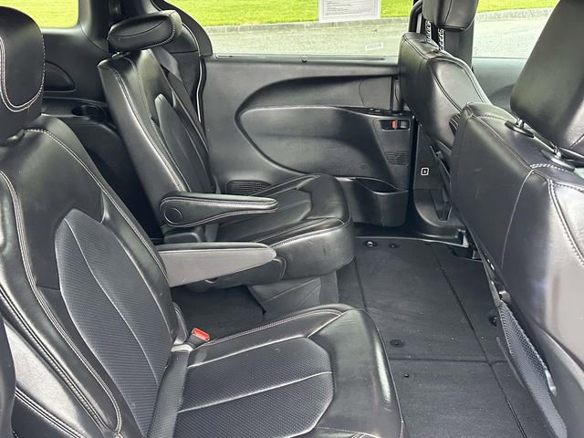 Used 2025 Chrysler Pacifica Select FWD image 11