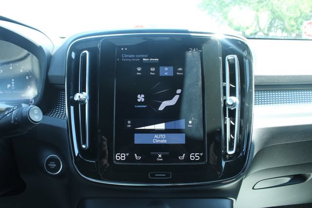 Used 2021 Volvo XC40 T5 R-Design w/ Advanced Package AWD/4WD image 21