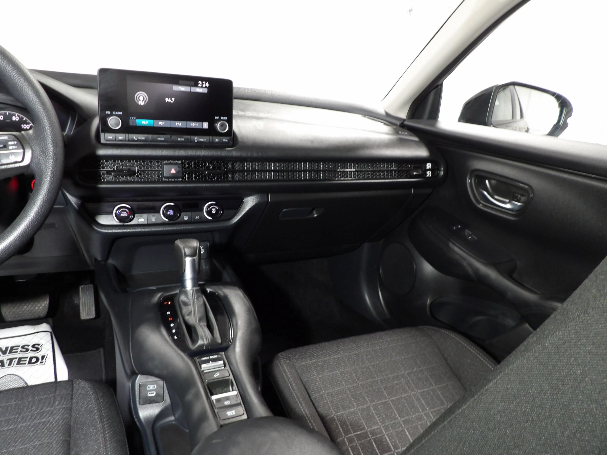 Used 2025 Honda HR-V LX image 13