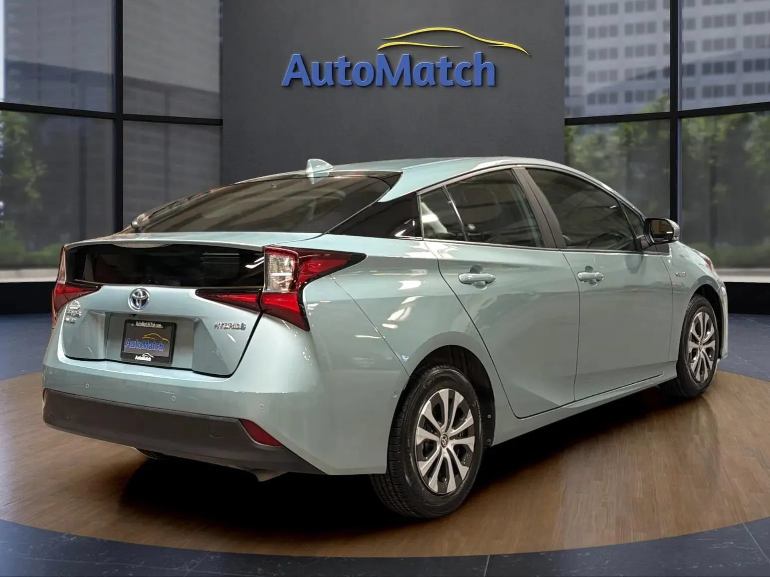 Used 2021 Toyota Prius LE AWD/4WD image 11
