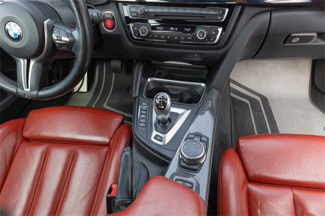 Used 2017 BMW M4 Convertible image 19