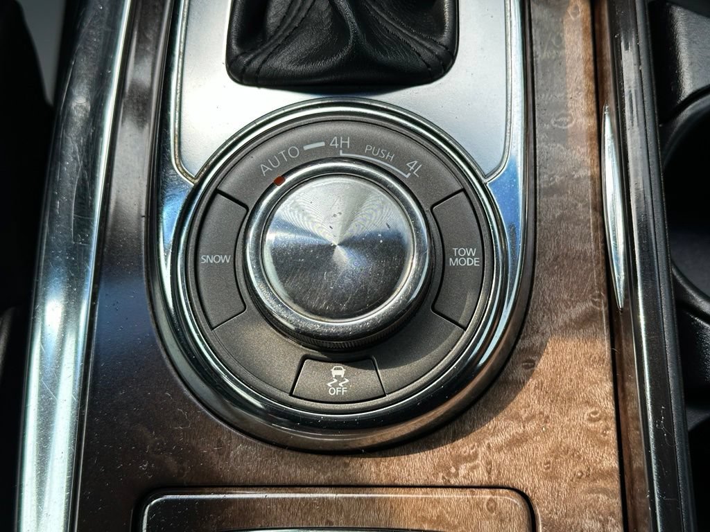 Used 2011 INFINITI QX56 4WD w/ Deluxe Touring Pkg image 26