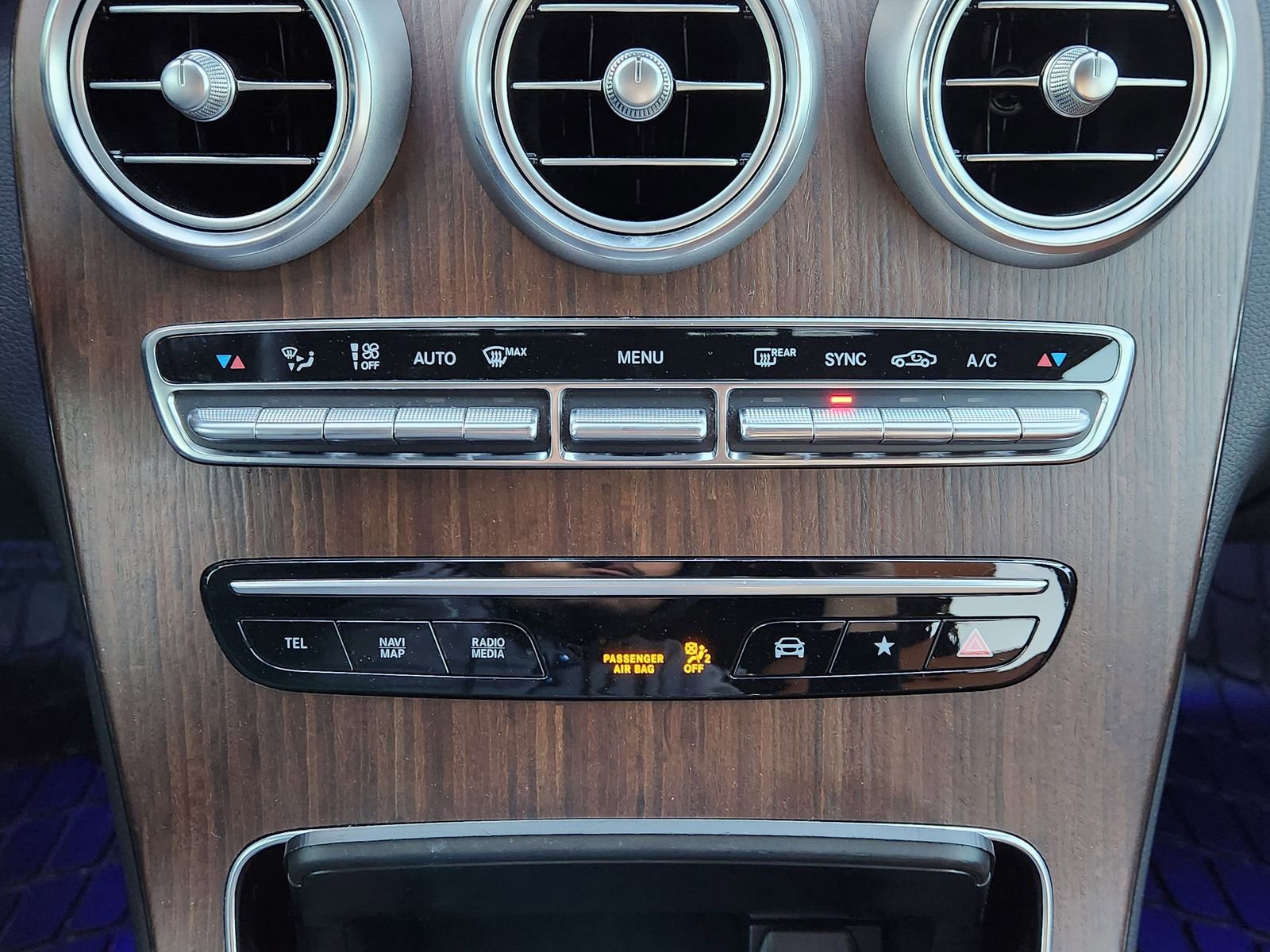 Used 2022 Mercedes-Benz GLC 300 4MATIC Coupe image 22