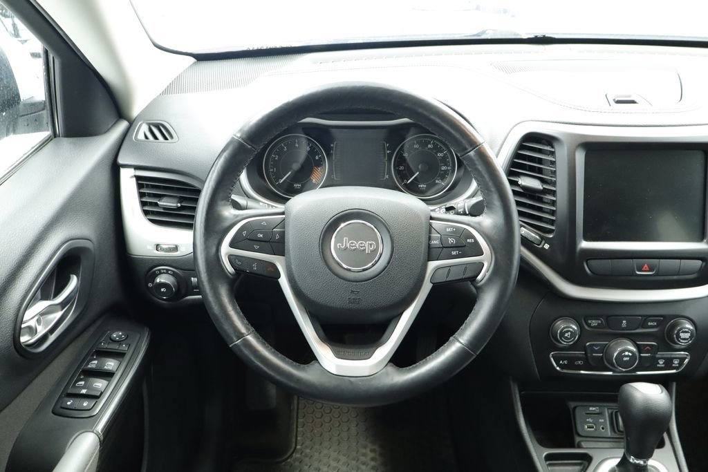 Used 2014 Jeep Cherokee Latitude w/ Cold Weather Group FWD image 23