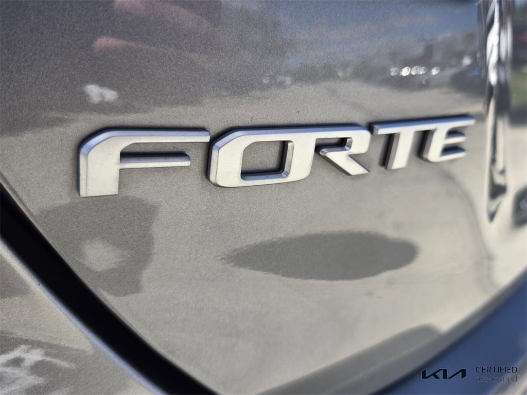 Certified 2022 Kia Forte LXS w/ LXS Technology Package image 16