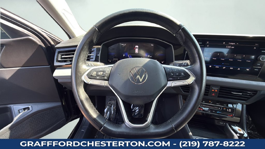 Used 2025 Volkswagen Jetta SE FWD image 22