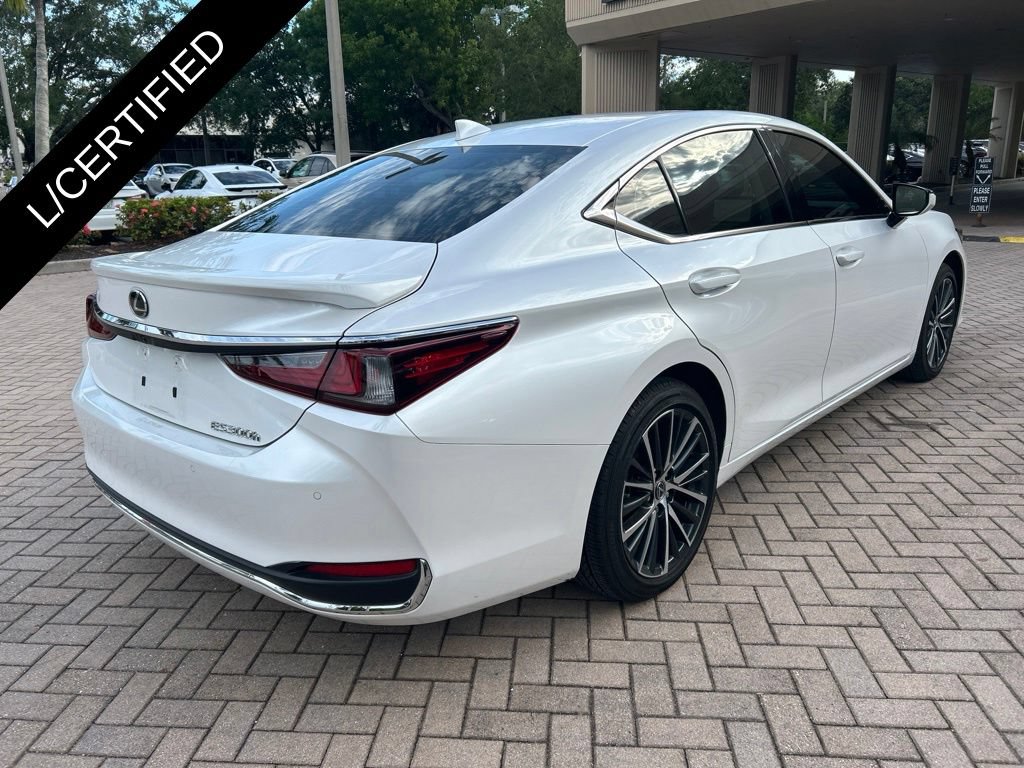 Certified 2024 Lexus ES 300h w/ Premium Package FWD image 3
