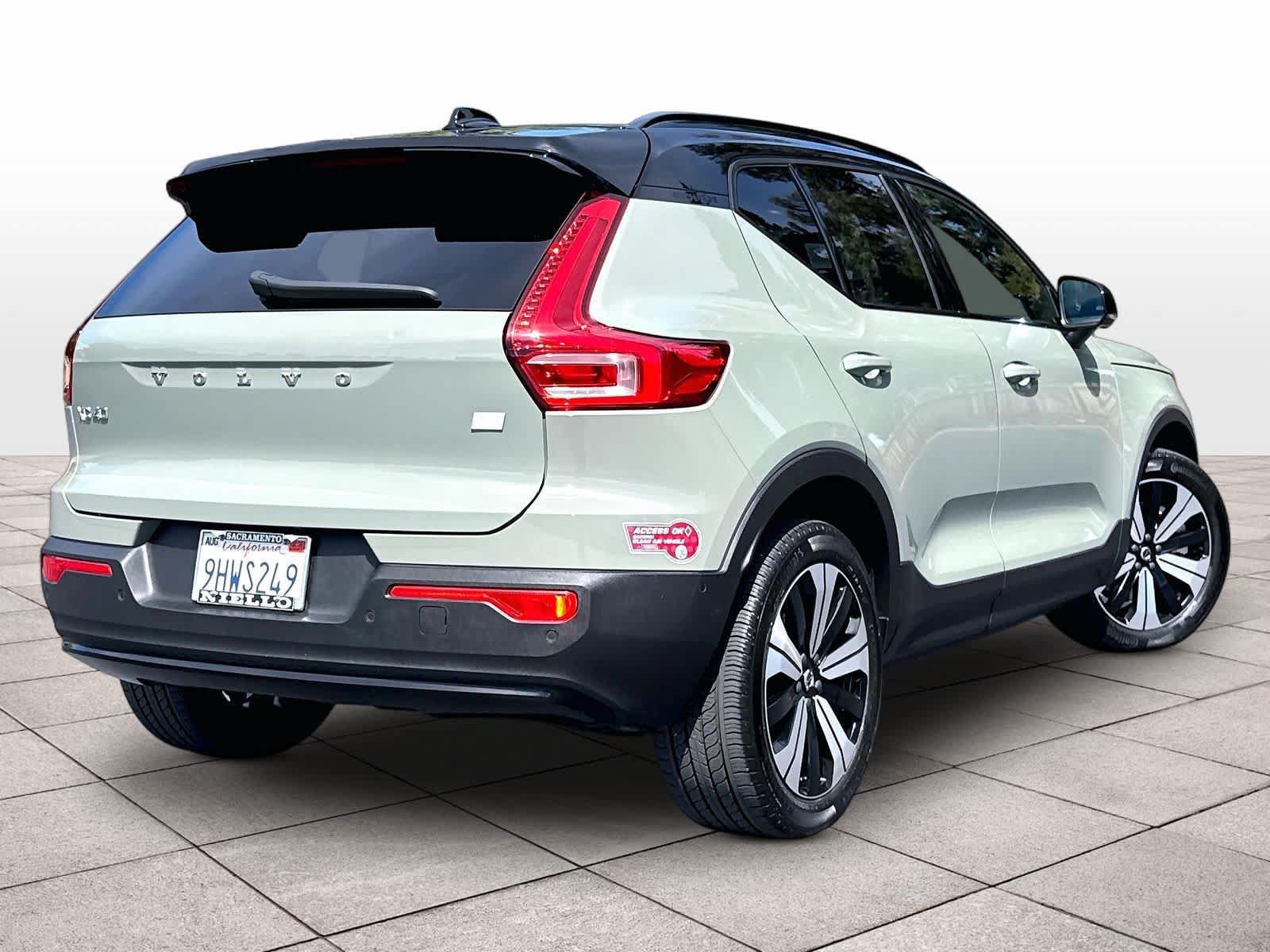 Used 2023 Volvo XC40 Recharge Plus w/ Protection Package Premier AWD/4WD image 16