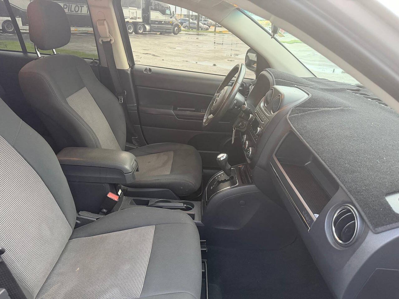 Used 2012 Jeep Compass Latitude w/ Sun/Sound Group FWD image 21