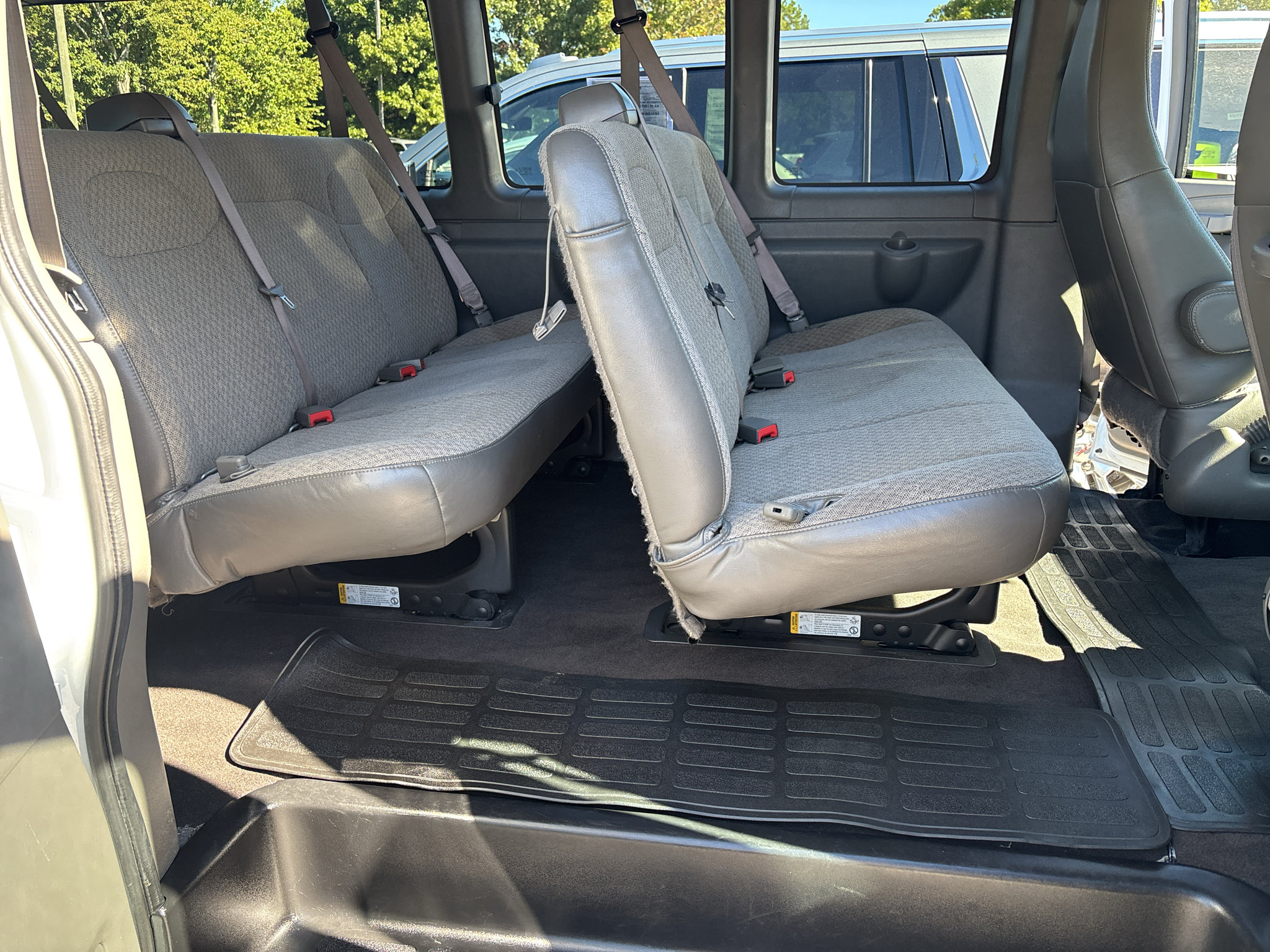 Used 2025 Chevrolet Express 3500 LT w/ LT Preferred Equipment Group RWD image 13