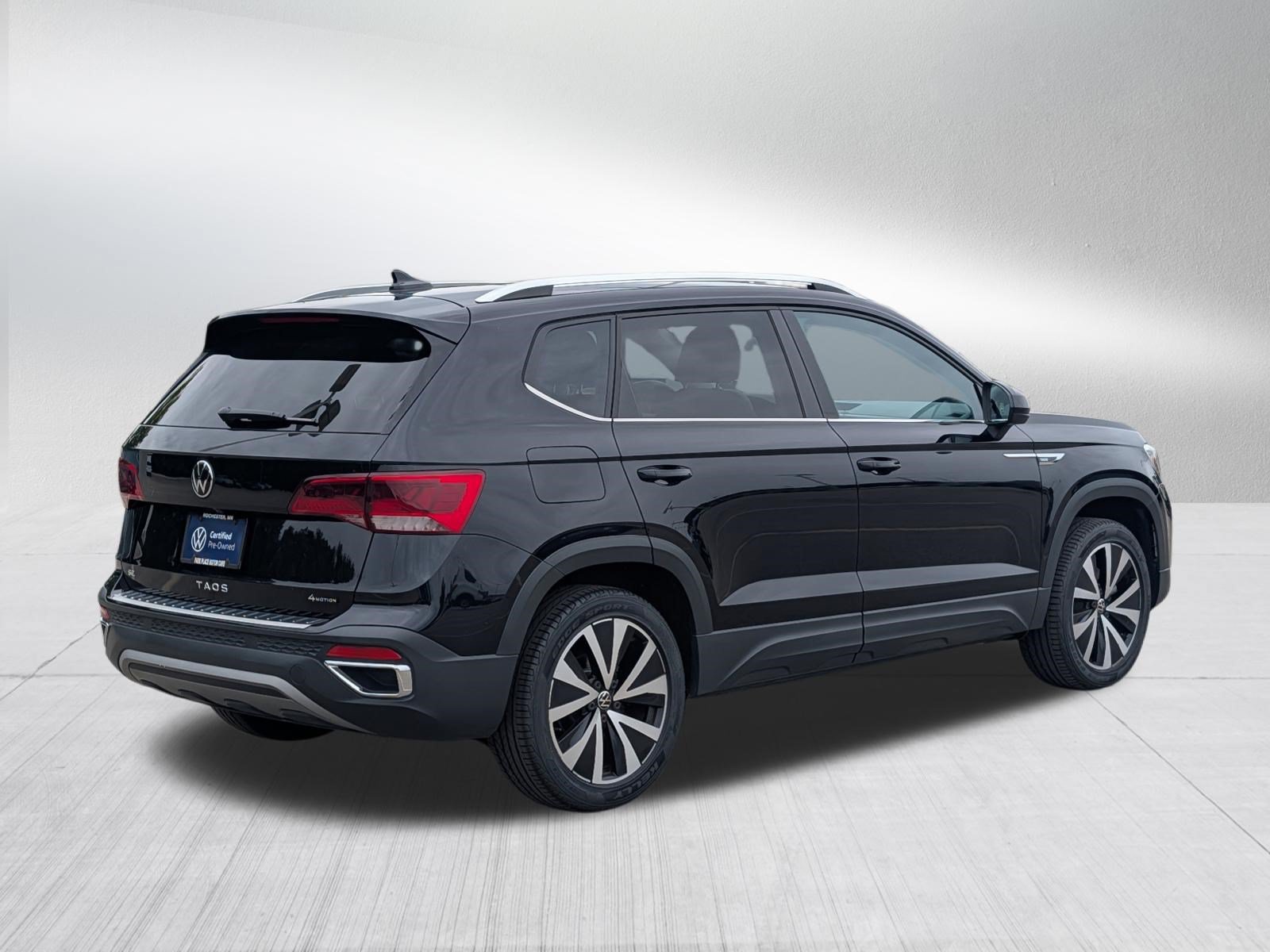 Certified 2023 Volkswagen Taos SE w/ Panoramic Sunroof Package AWD/4WD image 7