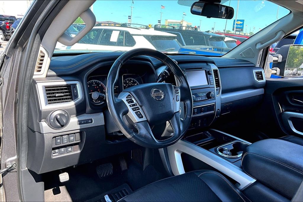 Used 2016 Nissan Titan SL AWD/4WD image 17
