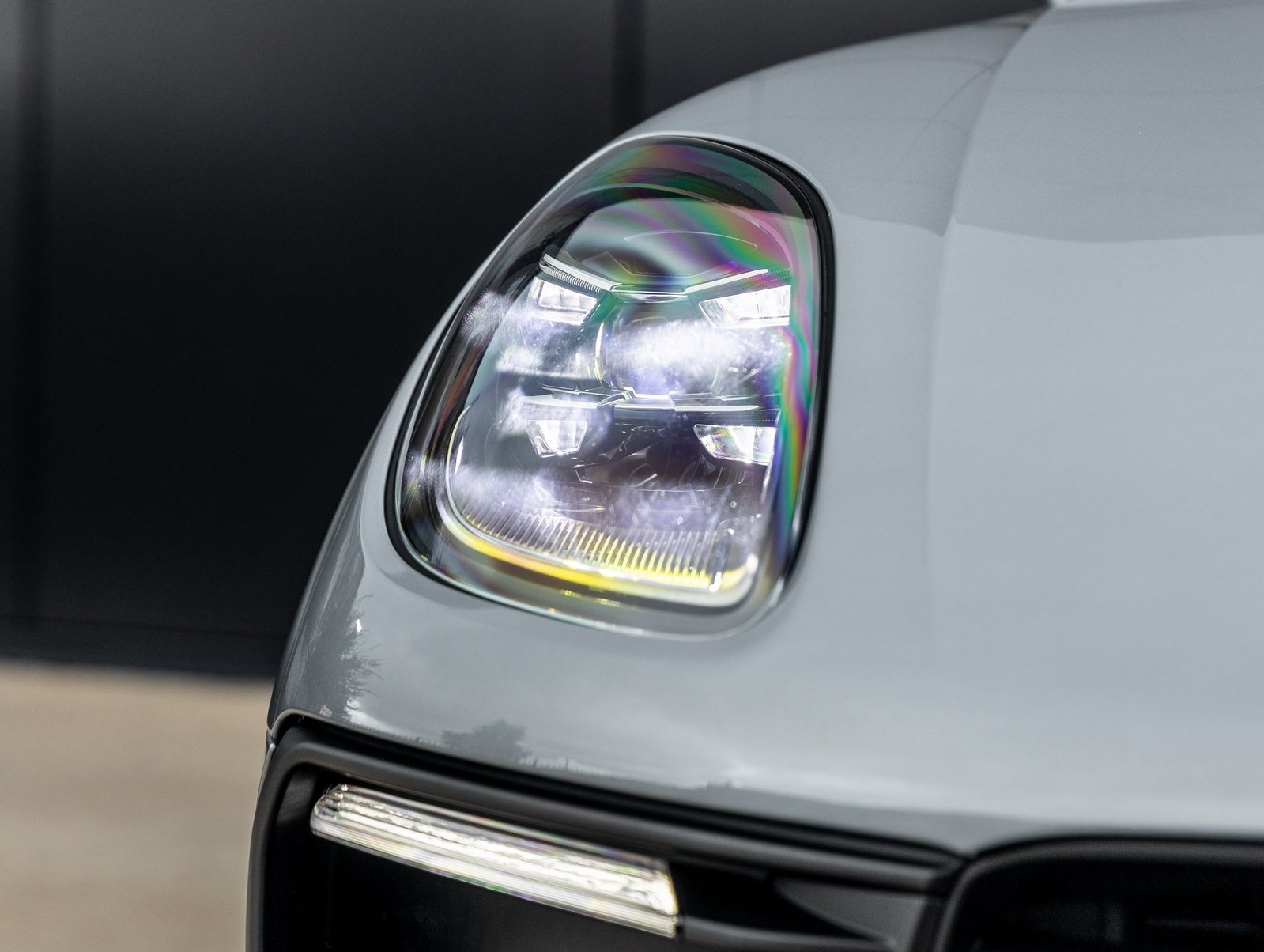 Used 2025 Porsche Macan image 19