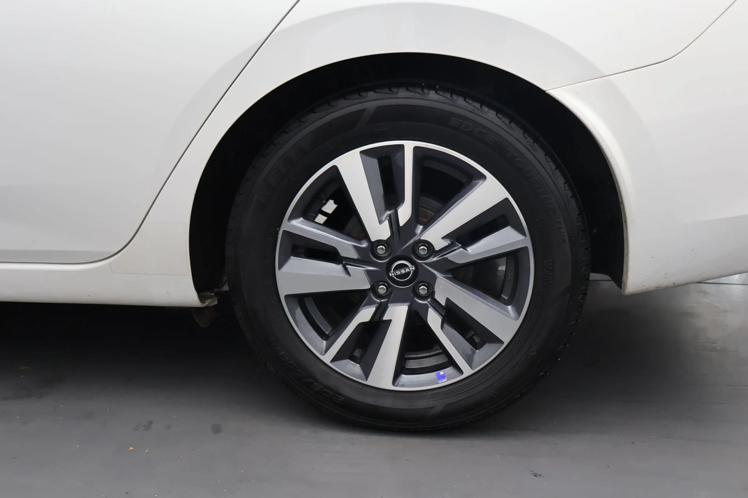 Used 2024 Nissan Versa SV FWD image 30