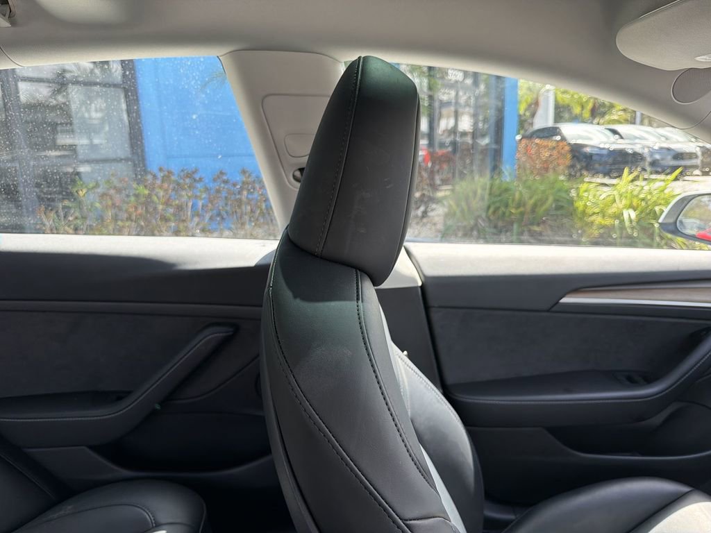 Used 2023 Tesla Model 3 Standard Range image 16