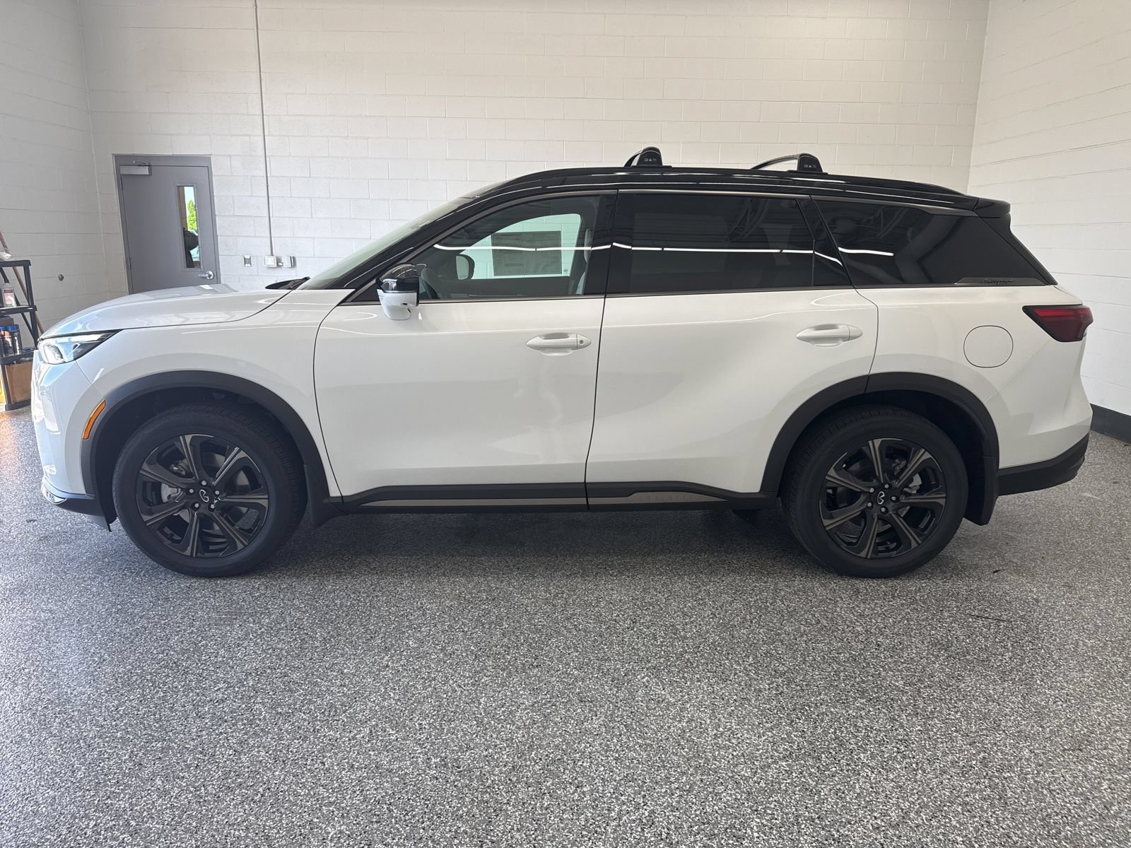 New 2027 INFINITI QX60 Autograph w/ Dark Cargo Package AWD/4WD image 2