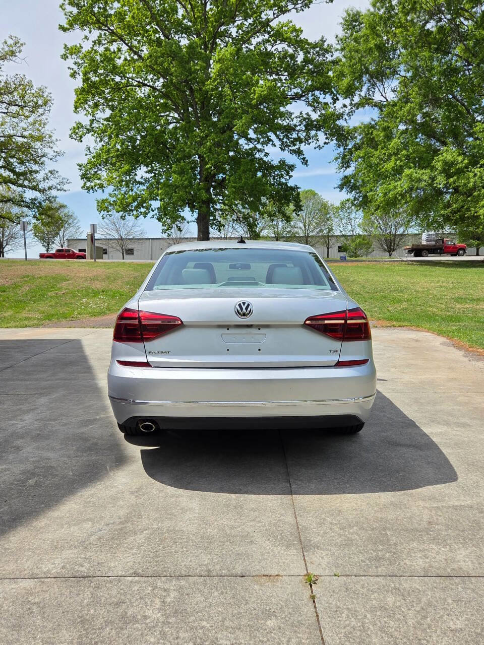 Used 2017 Volkswagen Passat 1.8T R-Line image 6