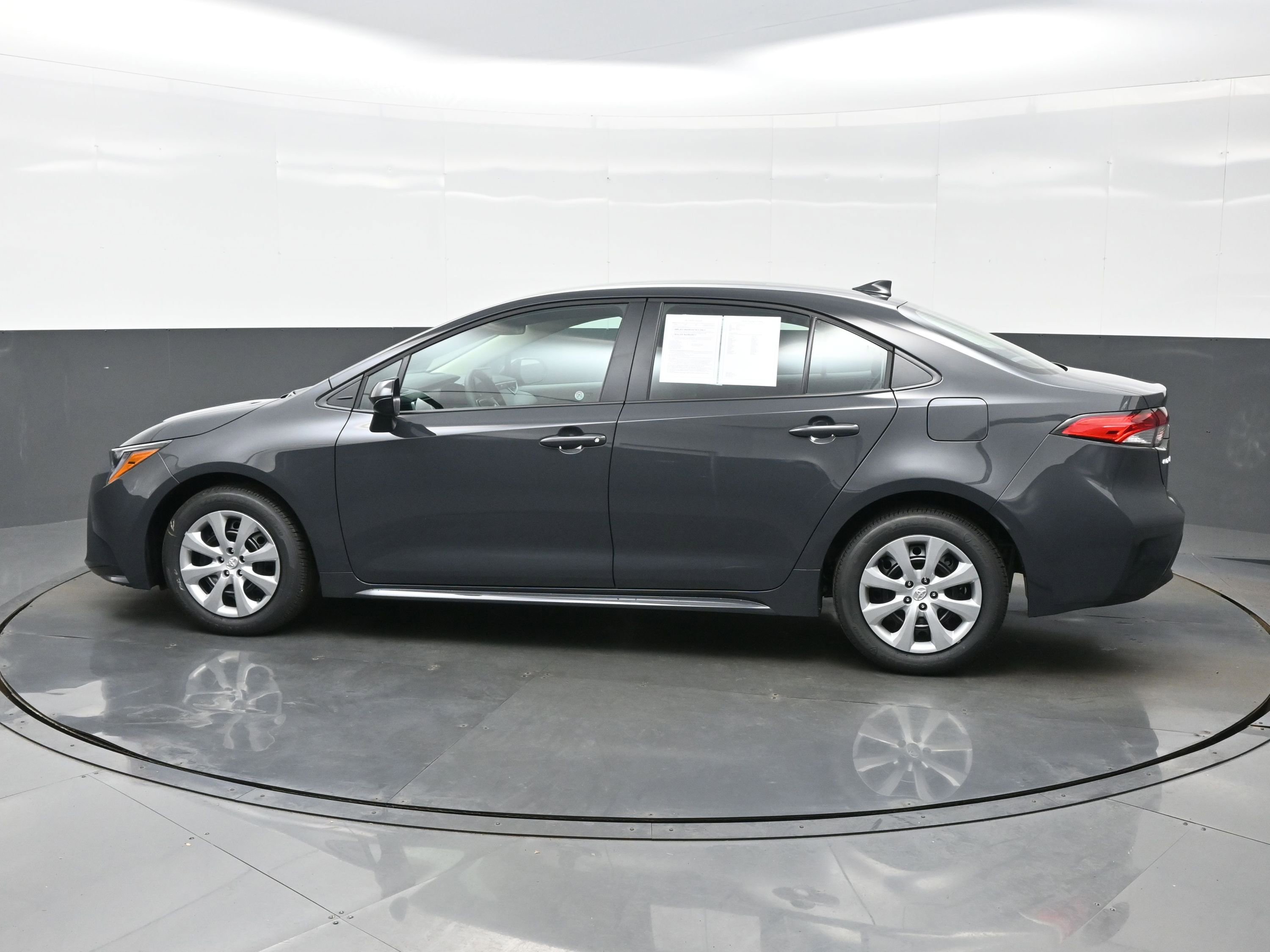Used 2026 Toyota Corolla LE FWD image 3