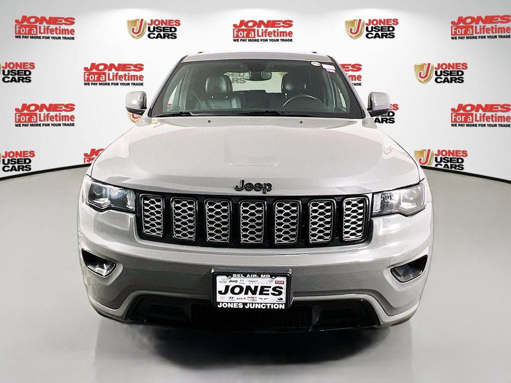 Used 2019 Jeep Grand Cherokee Altitude AWD/4WD image 12