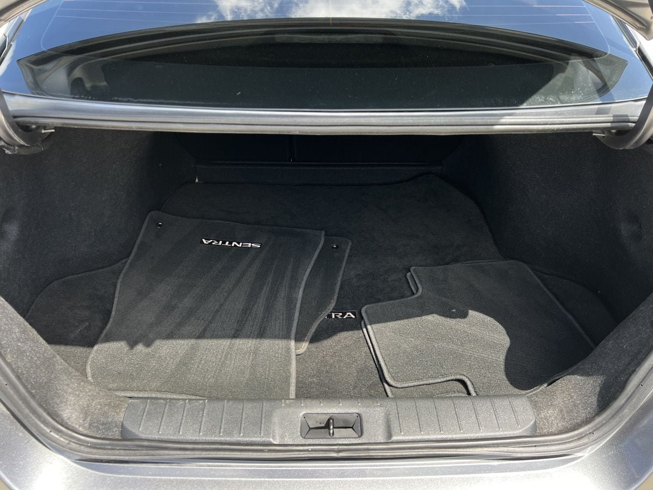 Certified 2024 Nissan Sentra SV FWD image 25