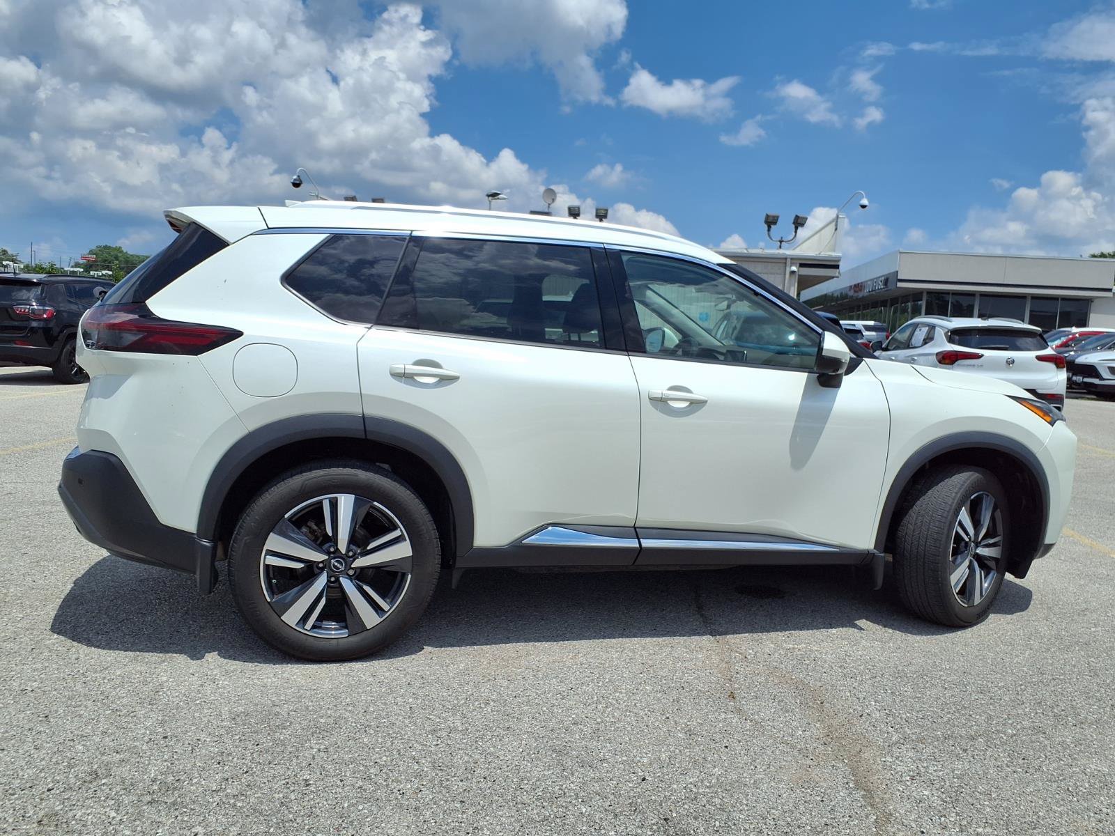 Used 2023 Nissan Rogue SL AWD/4WD image 33