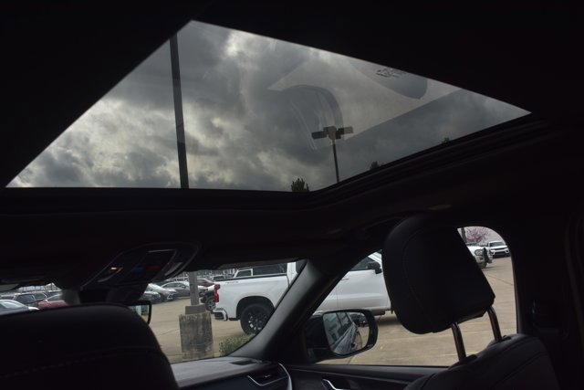 Used 2025 Jeep Grand Cherokee L Limited w/ Luxury Tech Group II image 21