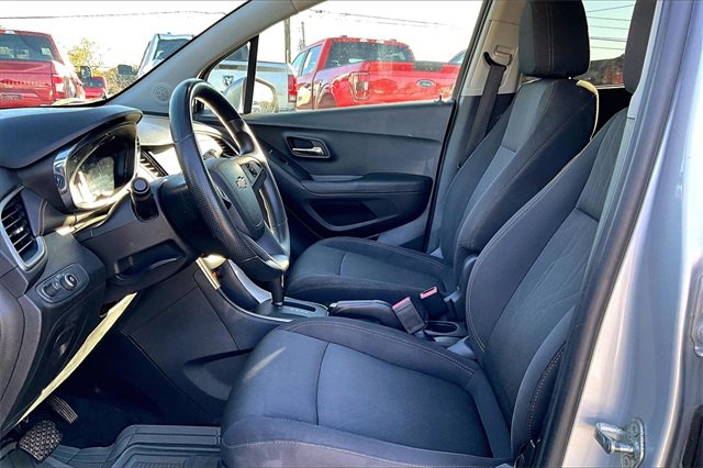 Used 2017 Chevrolet Trax LT image 10