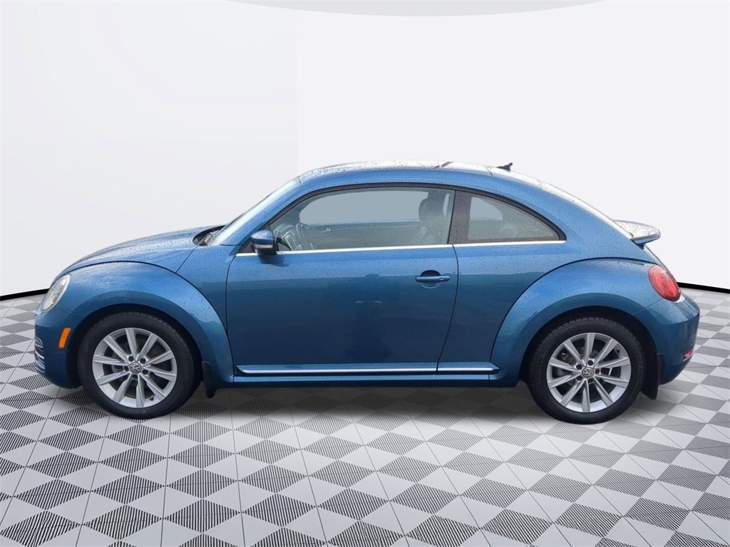 Used 2019 Volkswagen Beetle 2.0T SE image 3