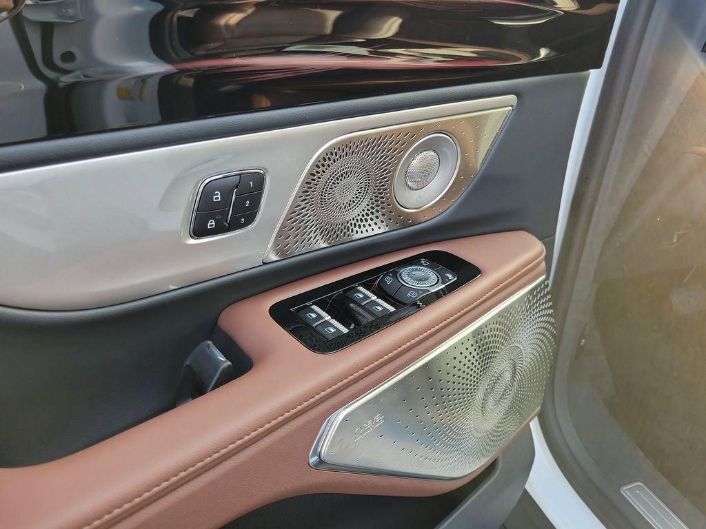 New 2026 Lincoln Nautilus Reserve image 19